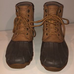 New never worn Sperry Boots